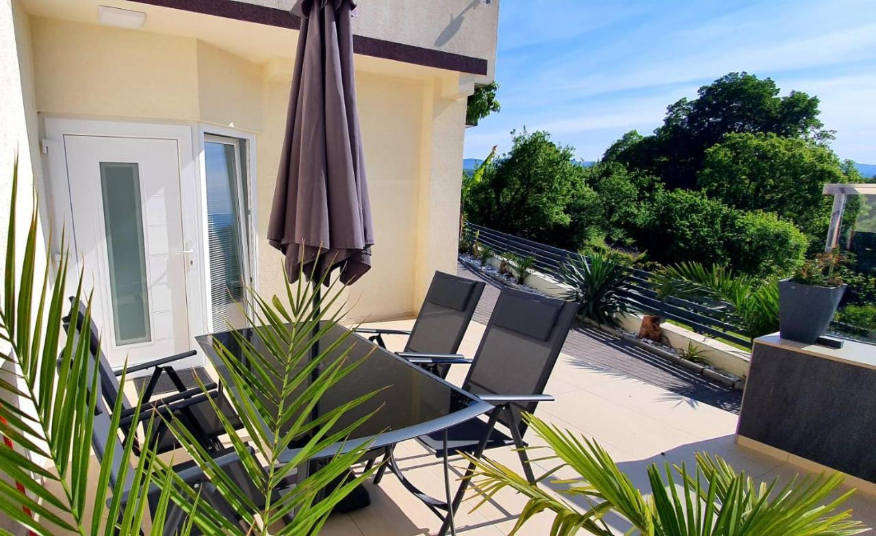 Penthouse Jacuzzi & Pool Apartmants Opatija Buitenkant foto