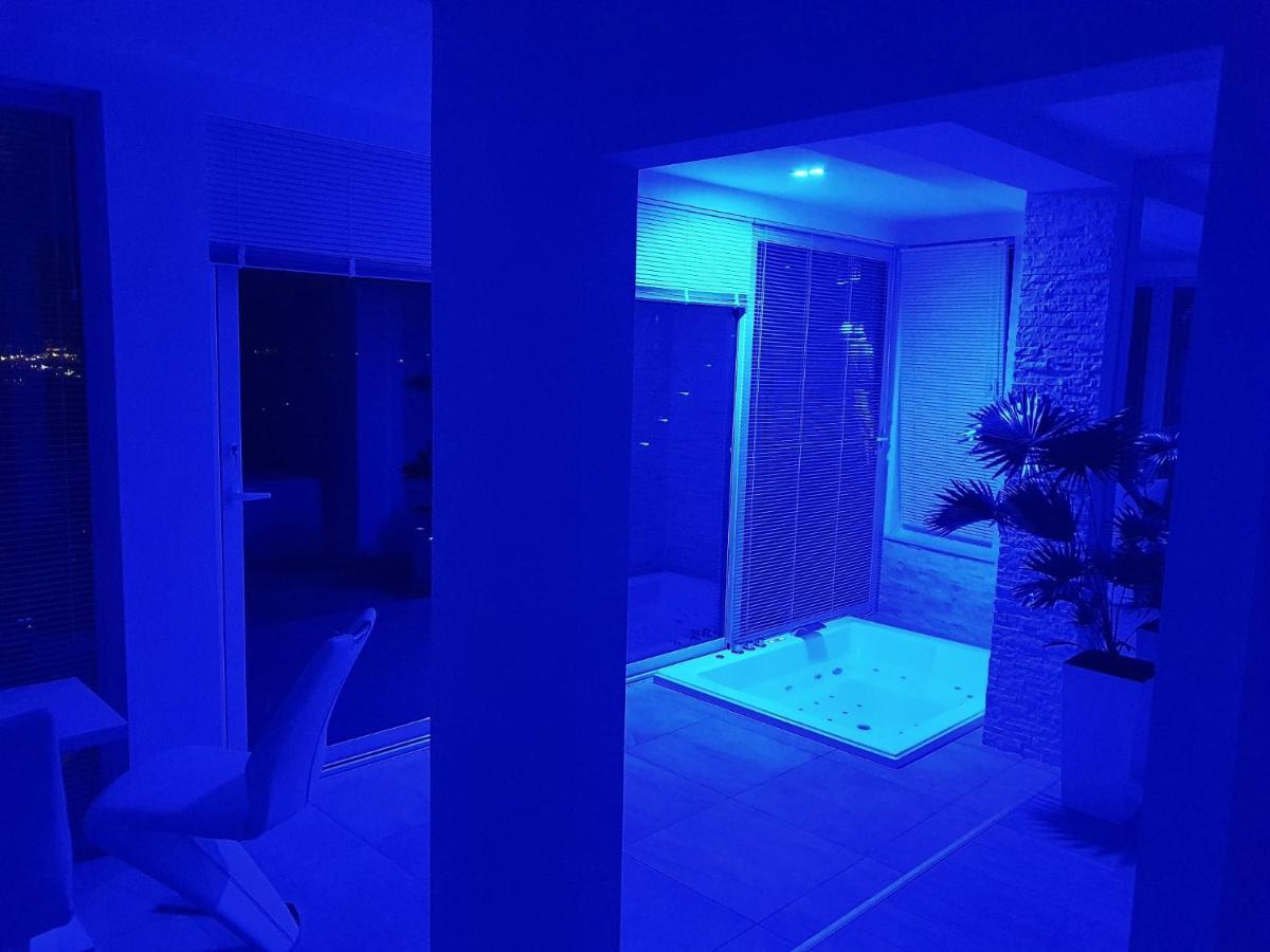 Penthouse Jacuzzi & Pool Apartmants Opatija Buitenkant foto