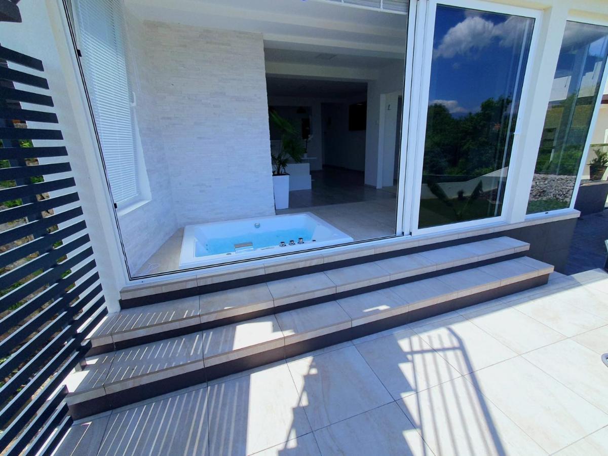 Penthouse Jacuzzi & Pool Apartmants Opatija Buitenkant foto