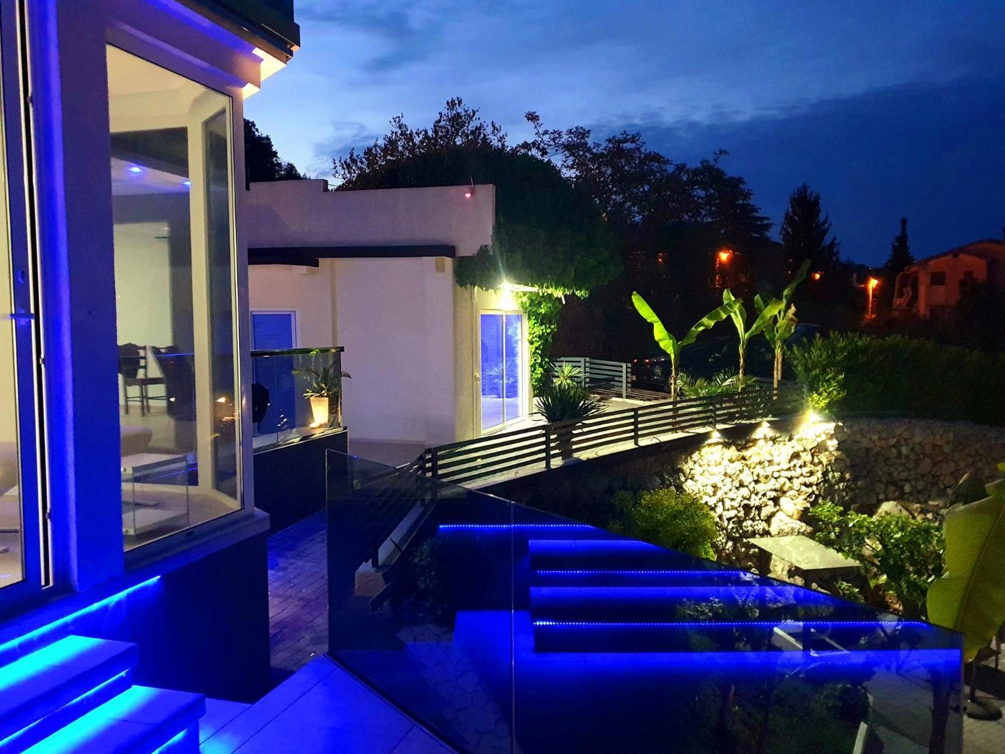 Penthouse Jacuzzi & Pool Apartmants Opatija Buitenkant foto